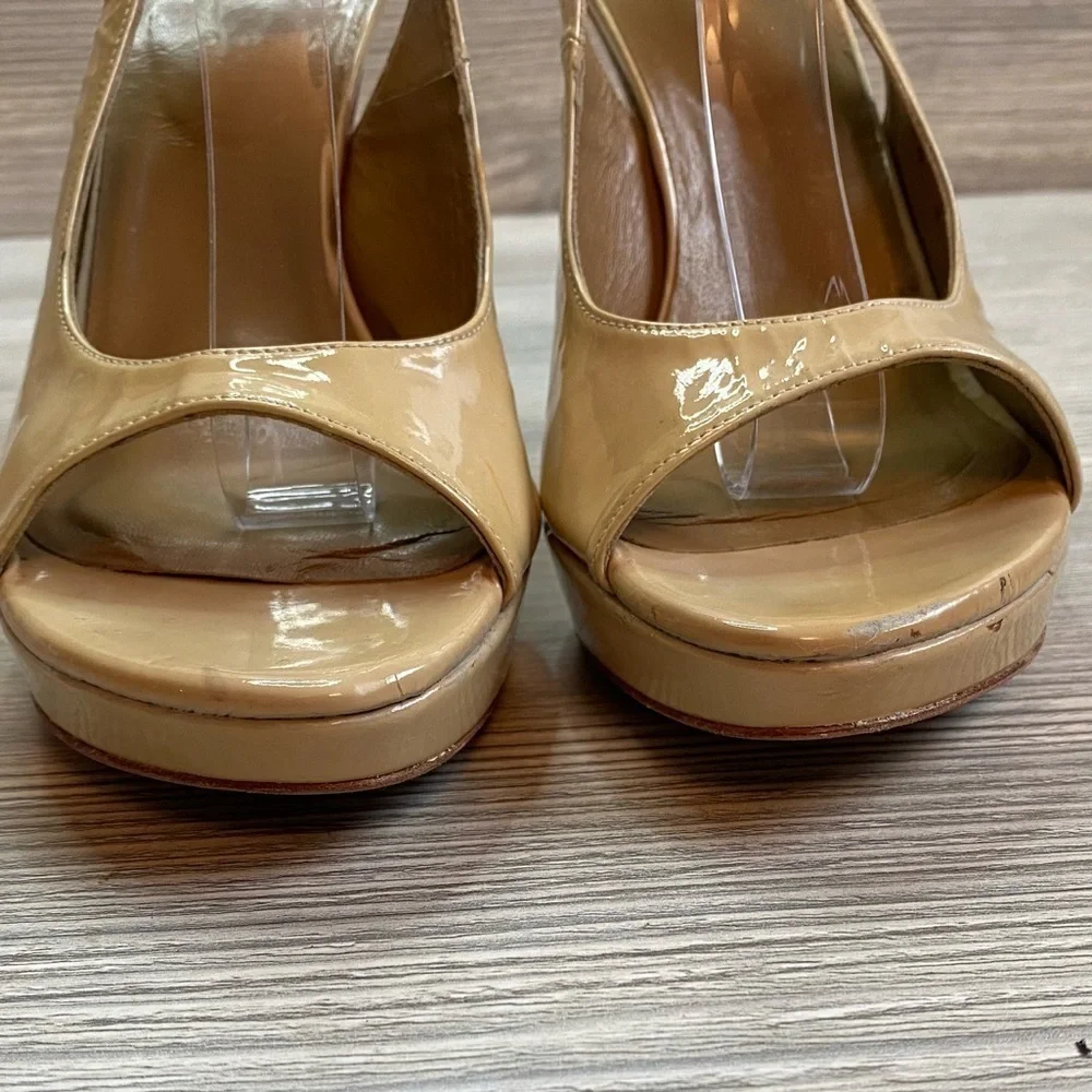 Stuart Weitzman beige patent leather ankle strap platform open toe heels size 8